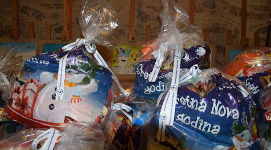 OLIMPIJSKI KOMITET OBRADOVAO DJECU ŠIROM BIH