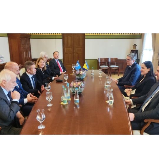 ODRŽAN SASTANAK I PRESS KONFERENCIJA U GRADSKOJ VIJEĆNICI