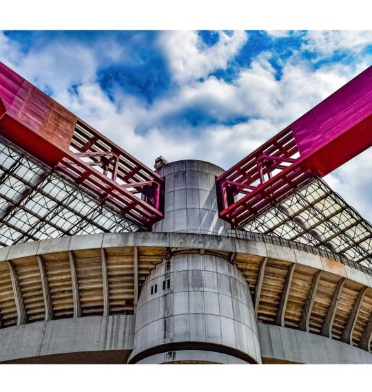 Milano dočekuje Olimpijsku baklju 2026. na San Siru