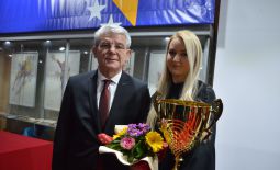 PROGLAŠENI NAJUSPJEŠNIJI SPORTISTI S INVALIDITETOM BIH U 2018.       ILMA KAZAZIĆ I  NEZAM ČANČAR NAJBOLJI